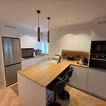 Διαμέρισμα Japandi - Bien Ubicado, Moderno, Equipado *